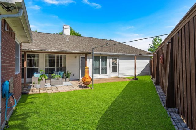 9000 Cumberland Drive, Irving, TX 75063