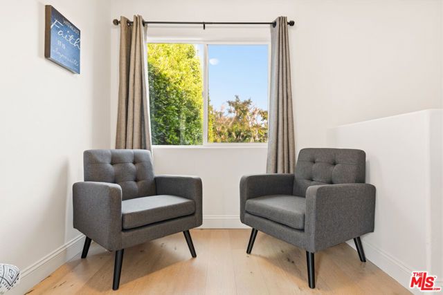 2741 S Palm Grove Avenue, Los Angeles, CA 90016