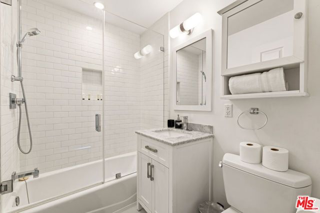 2741 S Palm Grove Avenue, Los Angeles, CA 90016