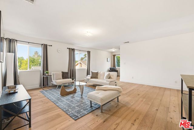 2741 S Palm Grove Avenue, Los Angeles, CA 90016