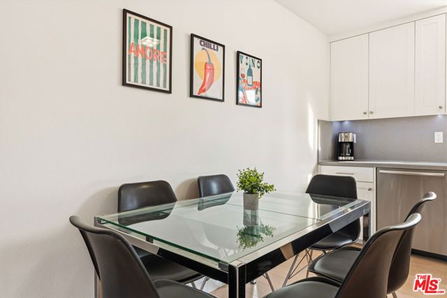 2741 S Palm Grove Avenue, Los Angeles, CA 90016