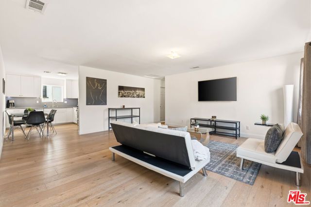 2741 S Palm Grove Avenue, Los Angeles, CA 90016