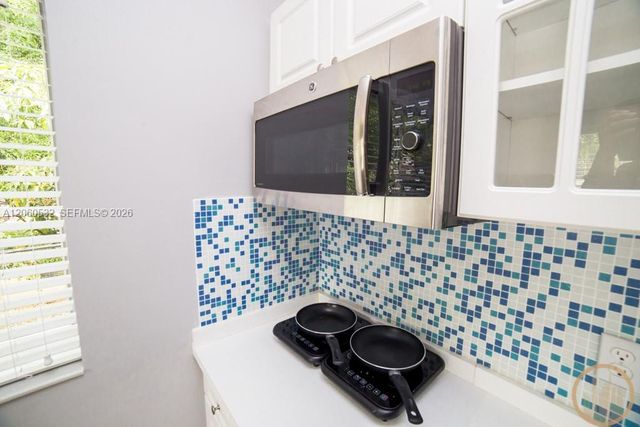 53 NE 49th St 5A, Miami, FL 33137