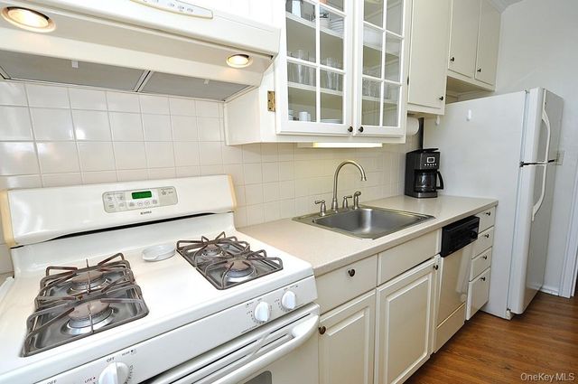 253 Garth Road 6F, Scarsdale, NY 10583