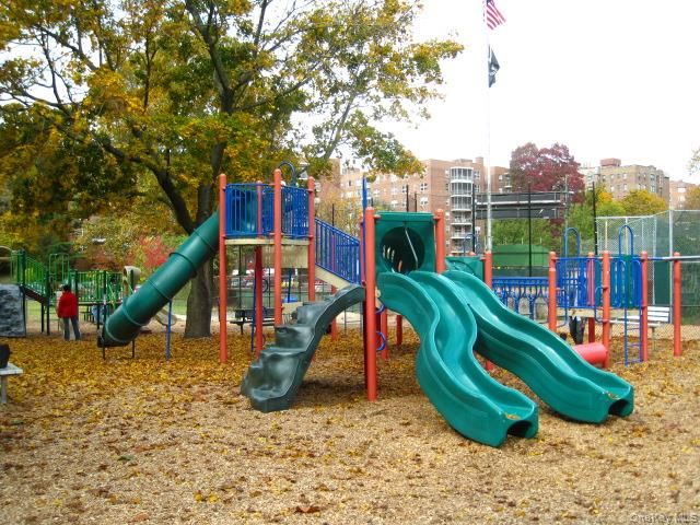253 Garth Road 6F, Scarsdale, NY 10583