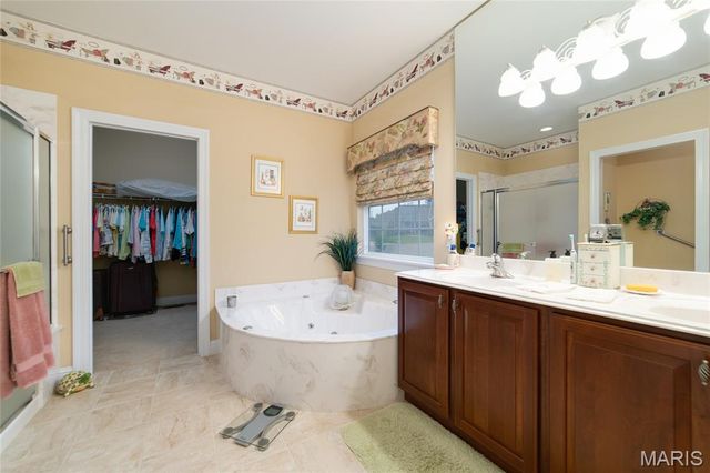 1156 Hollow Valley Court, St Charles, MO 63304