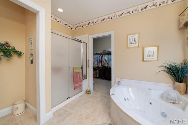 1156 Hollow Valley Court, St Charles, MO 63304