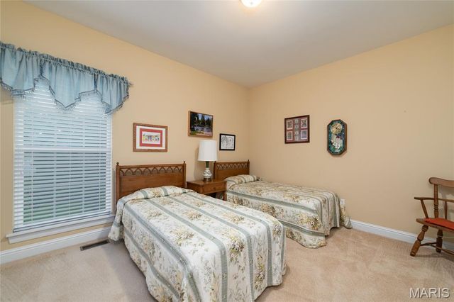 1156 Hollow Valley Court, St Charles, MO 63304