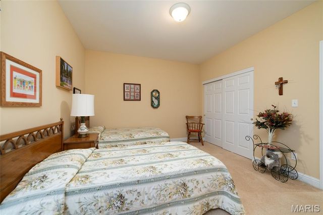1156 Hollow Valley Court, St Charles, MO 63304