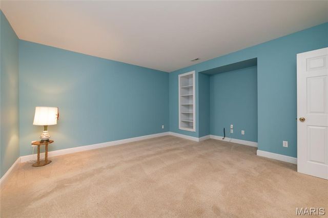 1156 Hollow Valley Court, St Charles, MO 63304