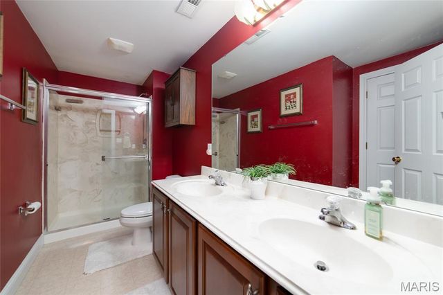 1156 Hollow Valley Court, St Charles, MO 63304