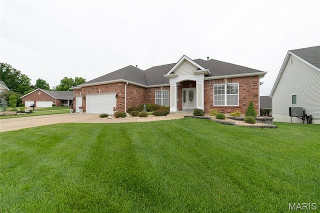 1156 Hollow Valley Court, St Charles, MO 63304