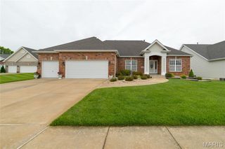 1156 Hollow Valley Court, St Charles, MO 63304