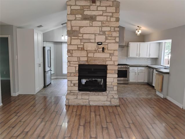 2018 Ramona CIR, San Marcos, TX 78666
