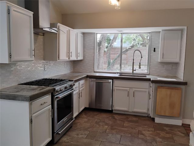 2018 Ramona CIR, San Marcos, TX 78666