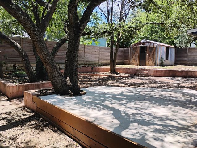2018 Ramona CIR, San Marcos, TX 78666
