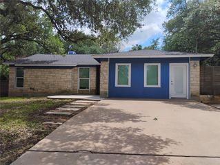 2018 Ramona CIR, San Marcos, TX 78666