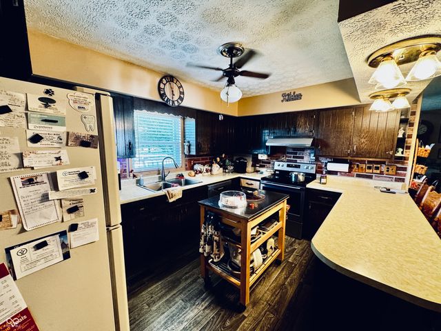 4517 E County Road 400 S, New Castle, IN 47362