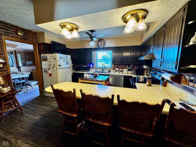 4517 E County Road 400 S, New Castle, IN 47362