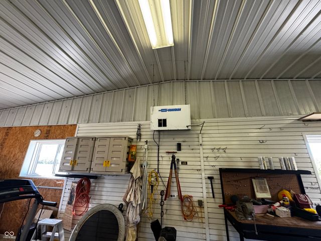 4517 E County Road 400 S, New Castle, IN 47362