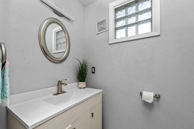 100 Circle Drive, Battle Creek City, MI 49015