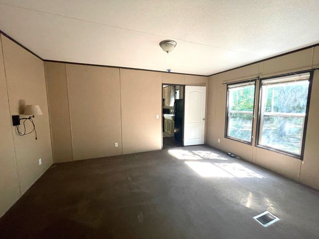 818 SE County Road 2260, Corsicana, TX 75109