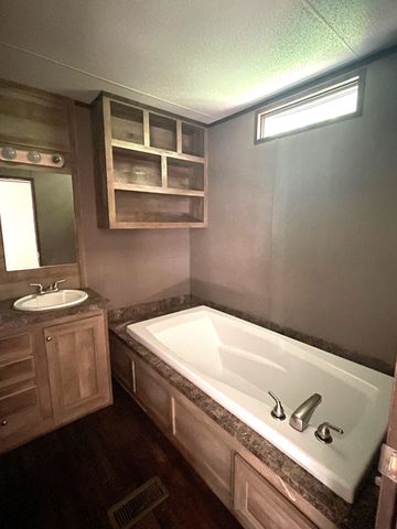 818 SE County Road 2260, Corsicana, TX 75109