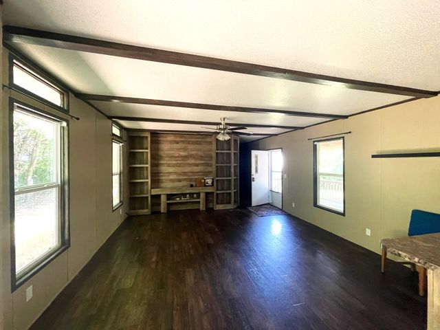 818 SE County Road 2260, Corsicana, TX 75109