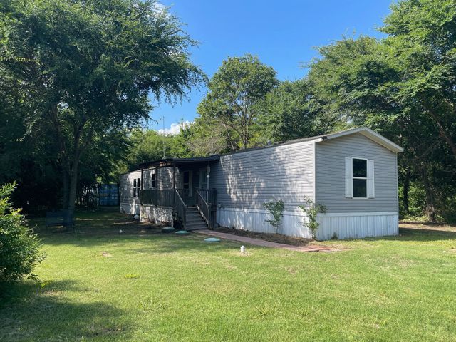 818 SE County Road 2260, Corsicana, TX 75109