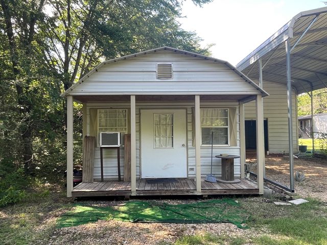 818 SE County Road 2260, Corsicana, TX 75109