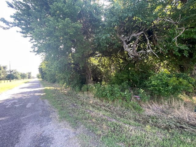 818 SE County Road 2260, Corsicana, TX 75109