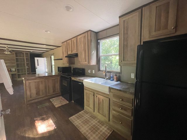 818 SE County Road 2260, Corsicana, TX 75109