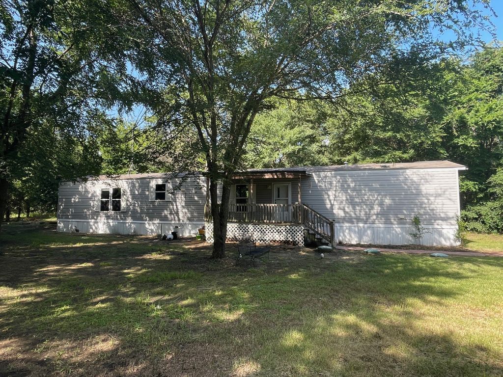 818 SE County Road 2260, Corsicana, TX 75109