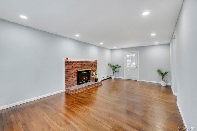 4 Dourland Road, Medford, NY 11763