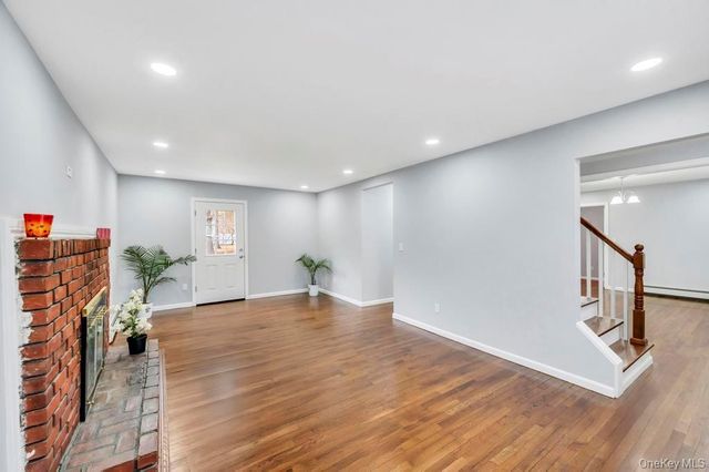 4 Dourland Road, Medford, NY 11763