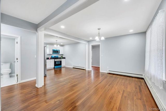 4 Dourland Road, Medford, NY 11763