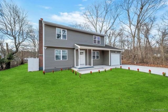 4 Dourland Road, Medford, NY 11763