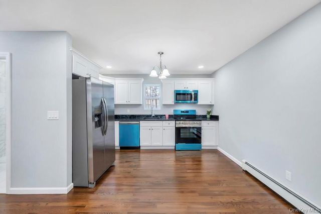 4 Dourland Road, Medford, NY 11763