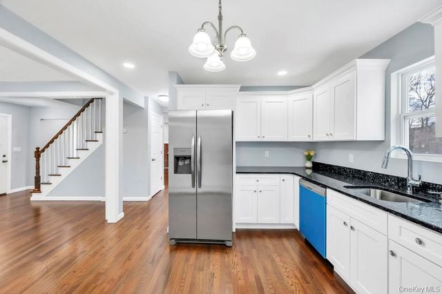 4 Dourland Road, Medford, NY 11763