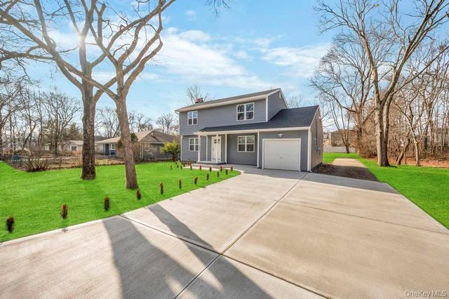 4 Dourland Road, Medford, NY 11763