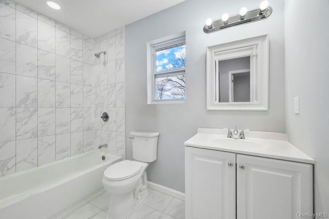 4 Dourland Road, Medford, NY 11763