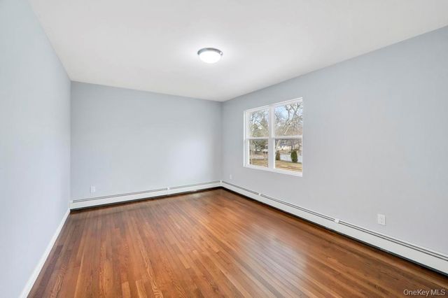 4 Dourland Road, Medford, NY 11763