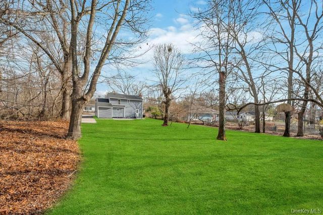 4 Dourland Road, Medford, NY 11763