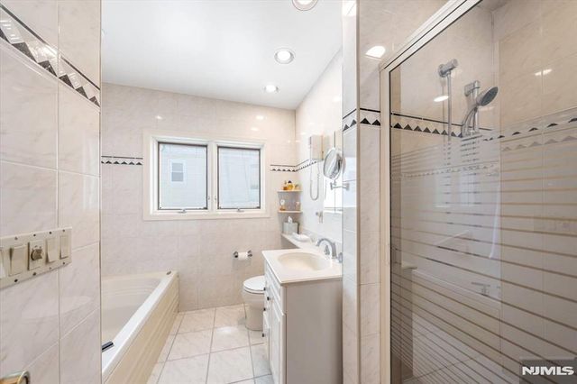 250 Briarcliffe Road, Teaneck, NJ 07666