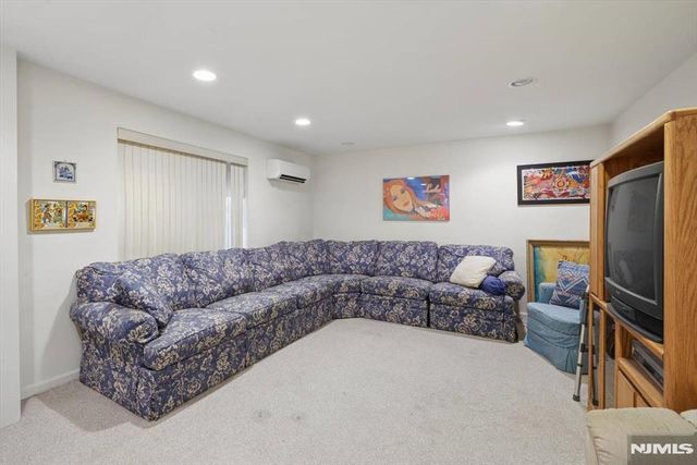250 Briarcliffe Road, Teaneck, NJ 07666