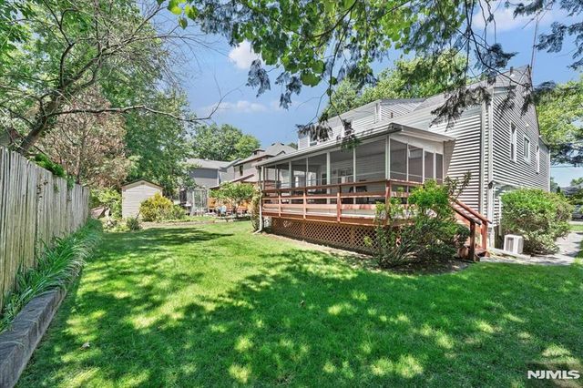 250 Briarcliffe Road, Teaneck, NJ 07666
