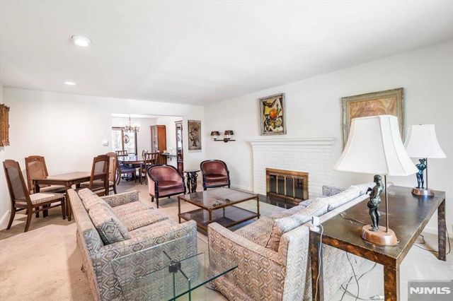250 Briarcliffe Road, Teaneck, NJ 07666