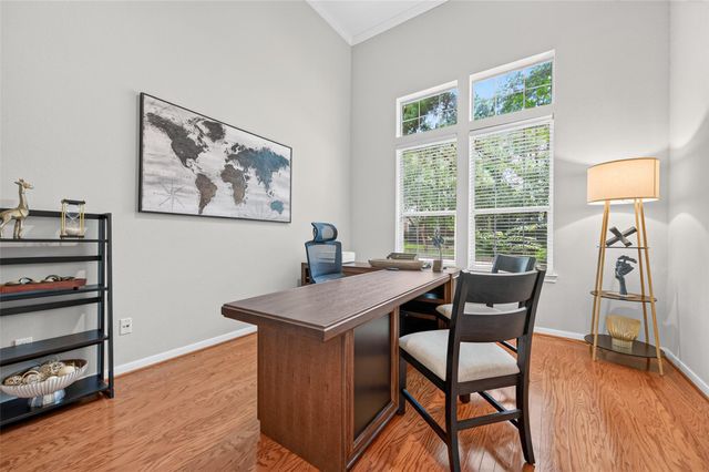 27 E Shale Creek Circle, The Woodlands, TX 77382