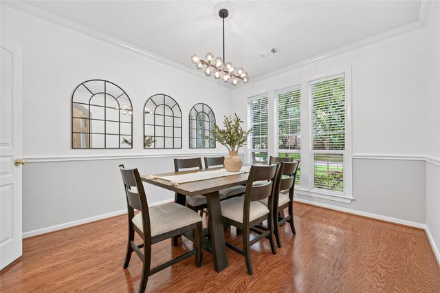 27 E Shale Creek Circle, The Woodlands, TX 77382