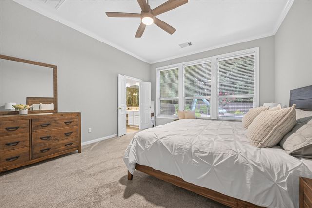 27 E Shale Creek Circle, The Woodlands, TX 77382